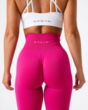 Load image into Gallery viewer, Magenta Solid Seamless Leggings
