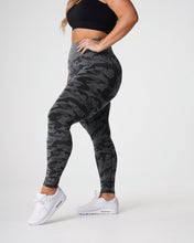 Load image into Gallery viewer, Black Camo Seamless Leggings