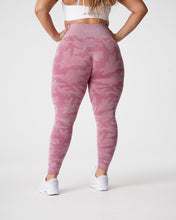 Load image into Gallery viewer, Pastel Pink Camo Seamless Leggings