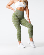 Load image into Gallery viewer, Meadow Camo Seamless Leggings