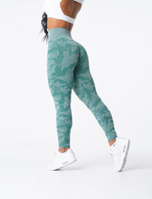 Load image into Gallery viewer, Forest Green Camo Seamless Leggings