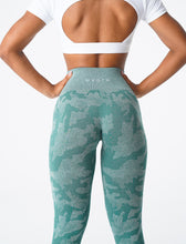 Load image into Gallery viewer, Forest Green Camo Seamless Leggings