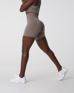 NVGTN Solid Seamless Shorts - Toasted Almond