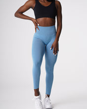 Load image into Gallery viewer, Sky Blue Curve Seamless Leggings