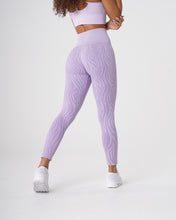 Load image into Gallery viewer, Lilac Zebra Seamless Leggings