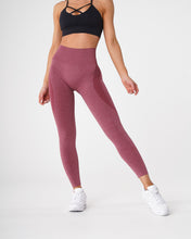 Load image into Gallery viewer, Maroon Contour Seamless Leggings