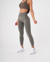 Load image into Gallery viewer, Khaki Green Curve Seamless Leggings