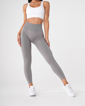 Load image into Gallery viewer, Light Grey Solid Seamless Leggings
